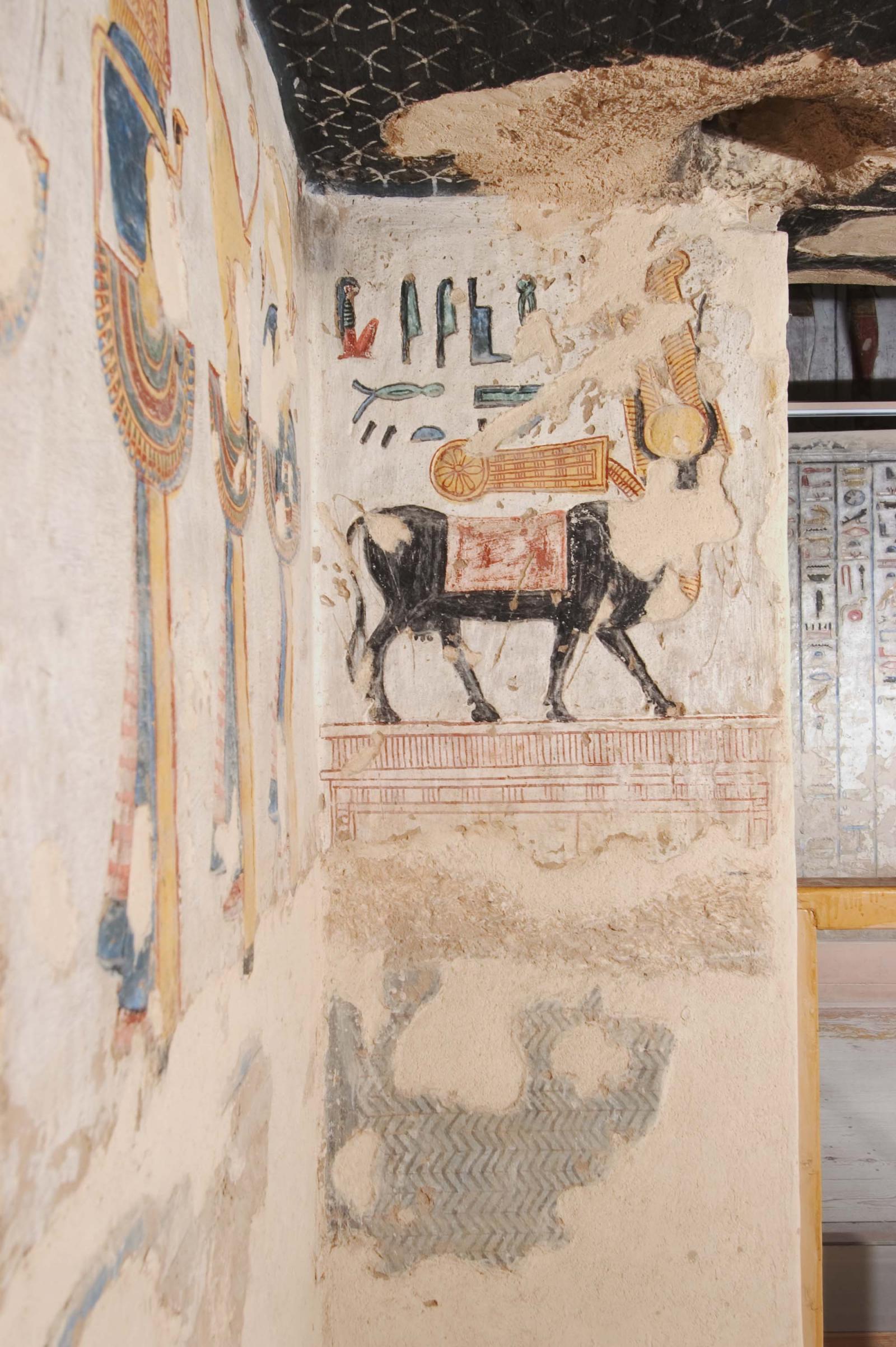 KV 11: Side Chamber C h: front wall 