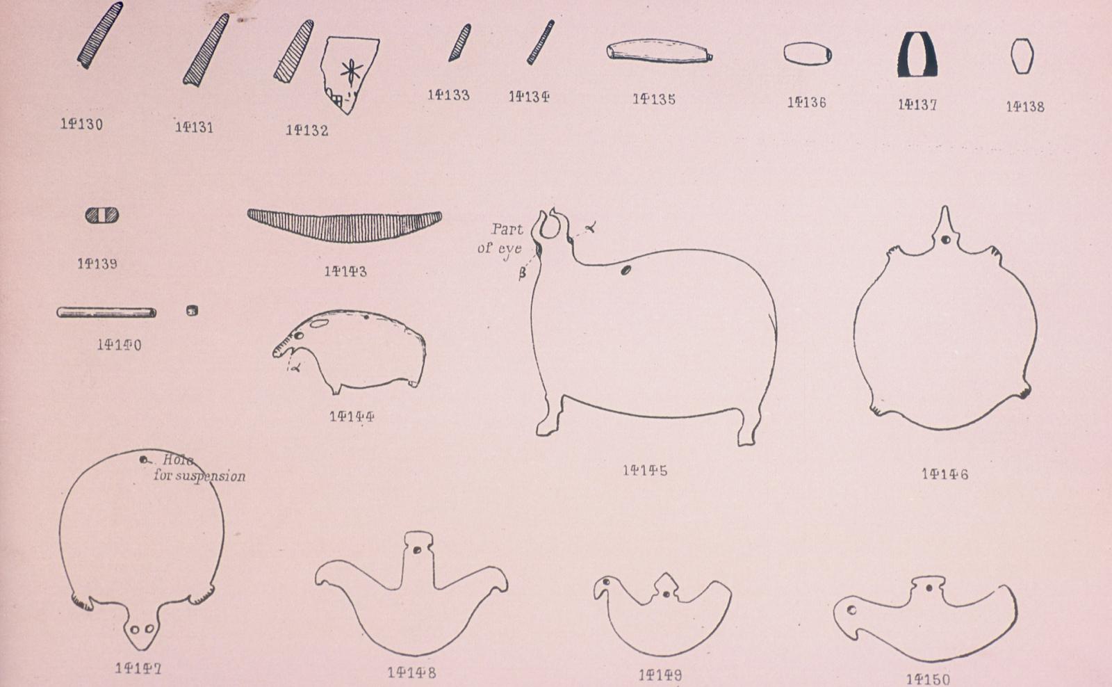 Animal palettes and other funerary equipment.