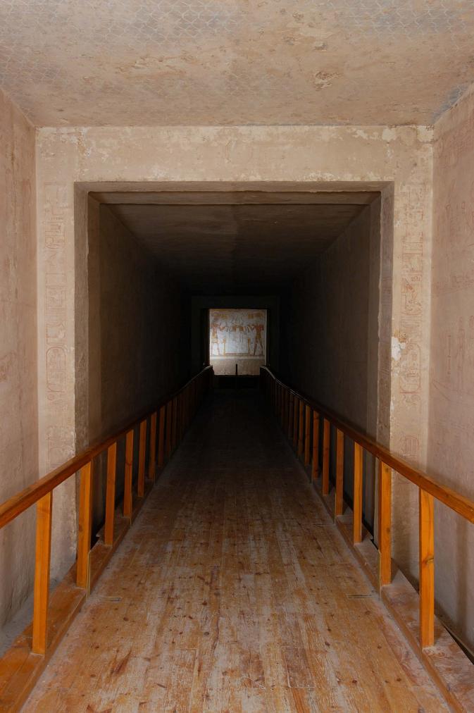 General view, gate C.