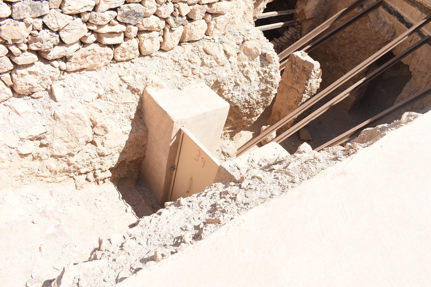 ARCE/VOQ.00768.jpg