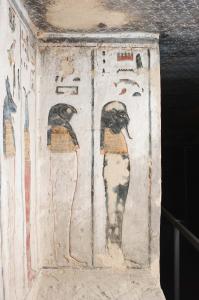 KV 11: Corridor C: recess, right wall