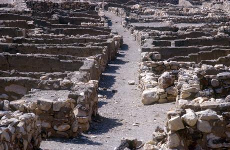 Dayr al Madinah: workmen's village.