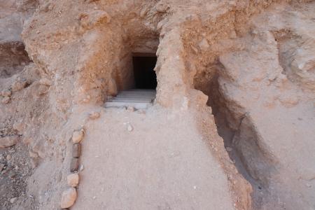 The entry of KV 25. 